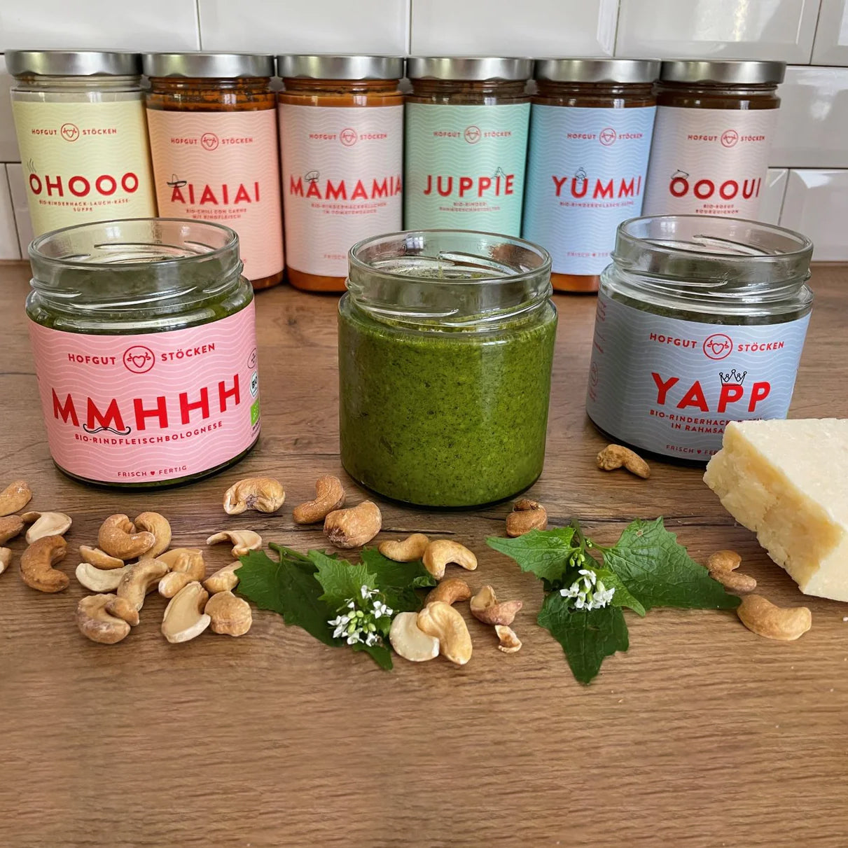 UPCYCLING – WILDKRÄUTERPESTO AUS KNOBLAUCHSRAUKE
