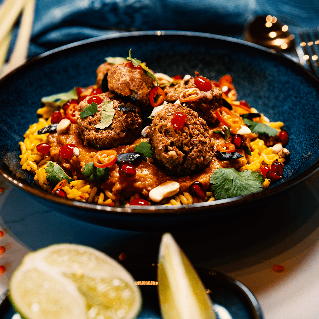 WOW – Bio-Rinderhackbällchen in rotem Linsencurry